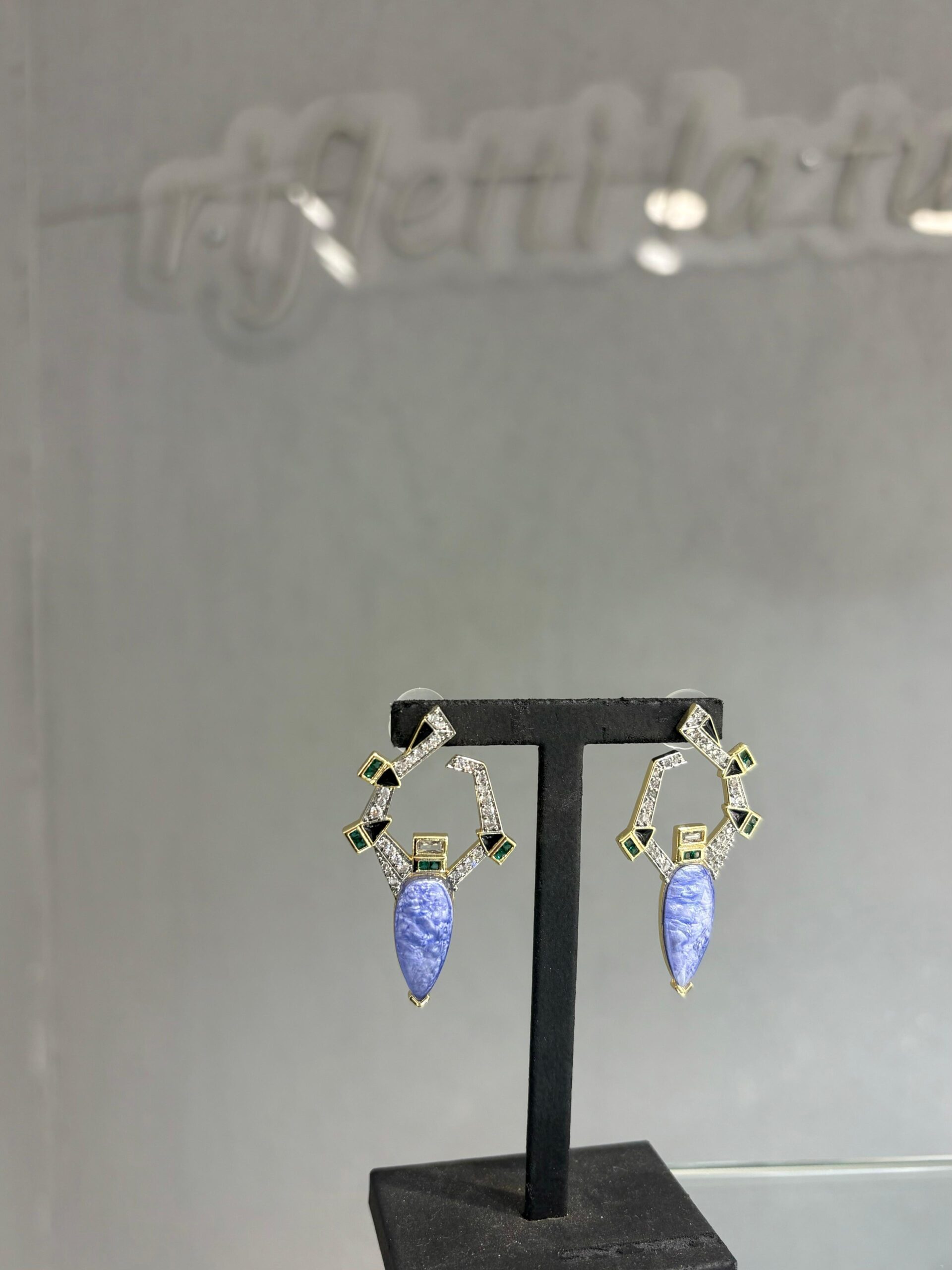 VIP KESİM LİLA TAŞ TASARIM KÜPE - Görsel 3