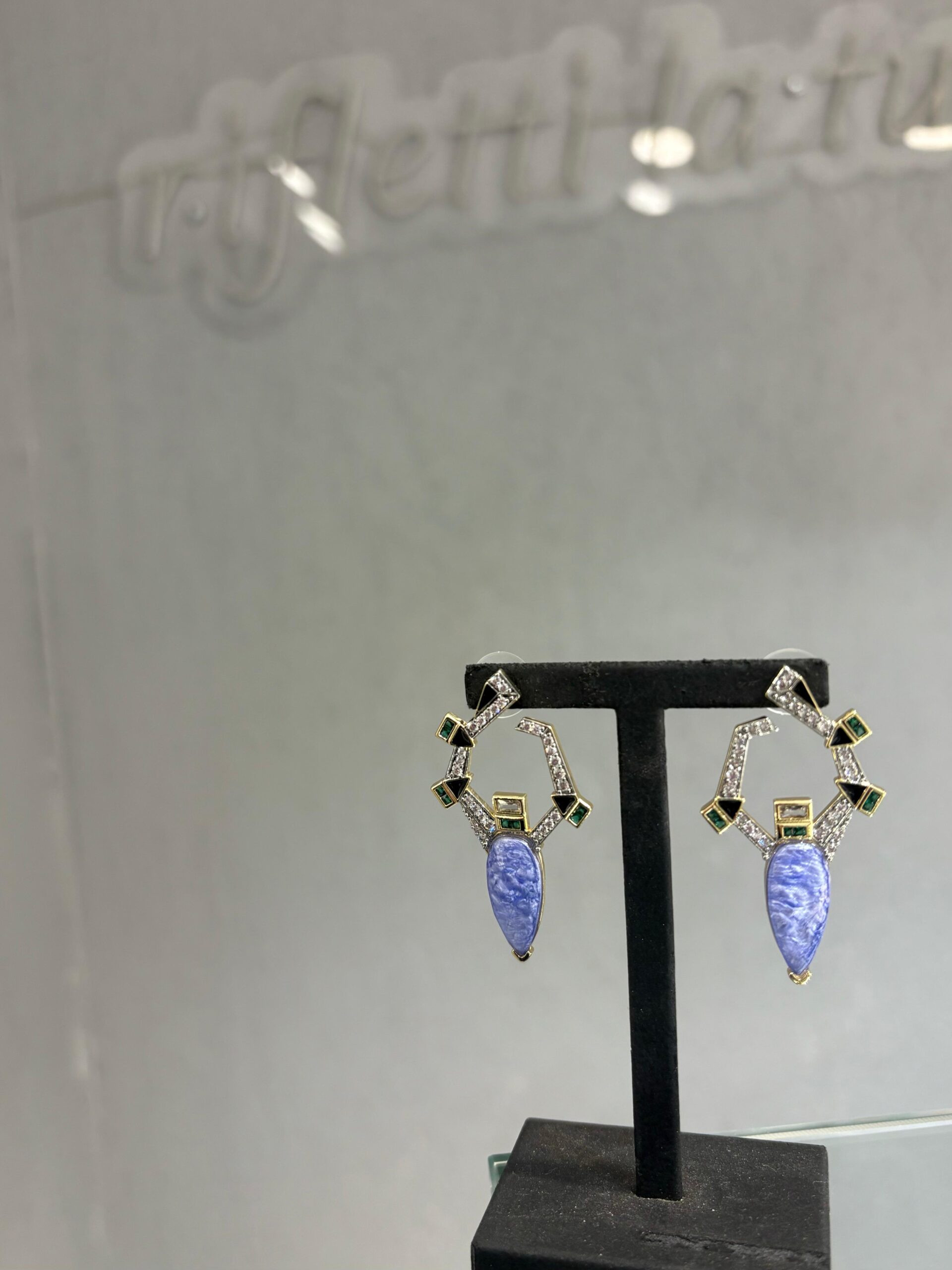 VIP KESİM LİLA TAŞ TASARIM KÜPE - Görsel 4